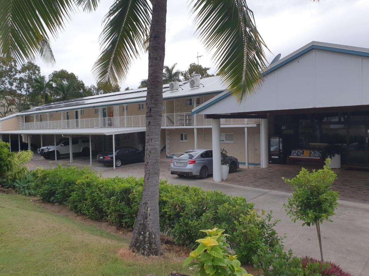 شاطئ إيرلي Colonial Palms Motor Inn المظهر الخارجي الصورة