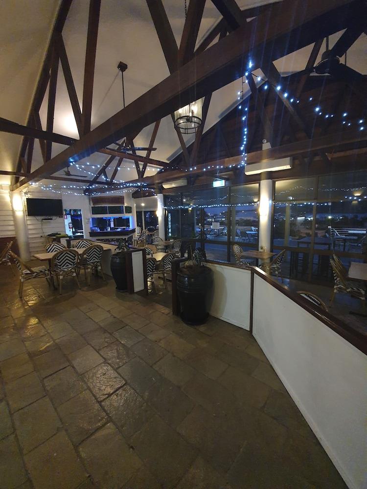 شاطئ إيرلي Colonial Palms Motor Inn المظهر الخارجي الصورة