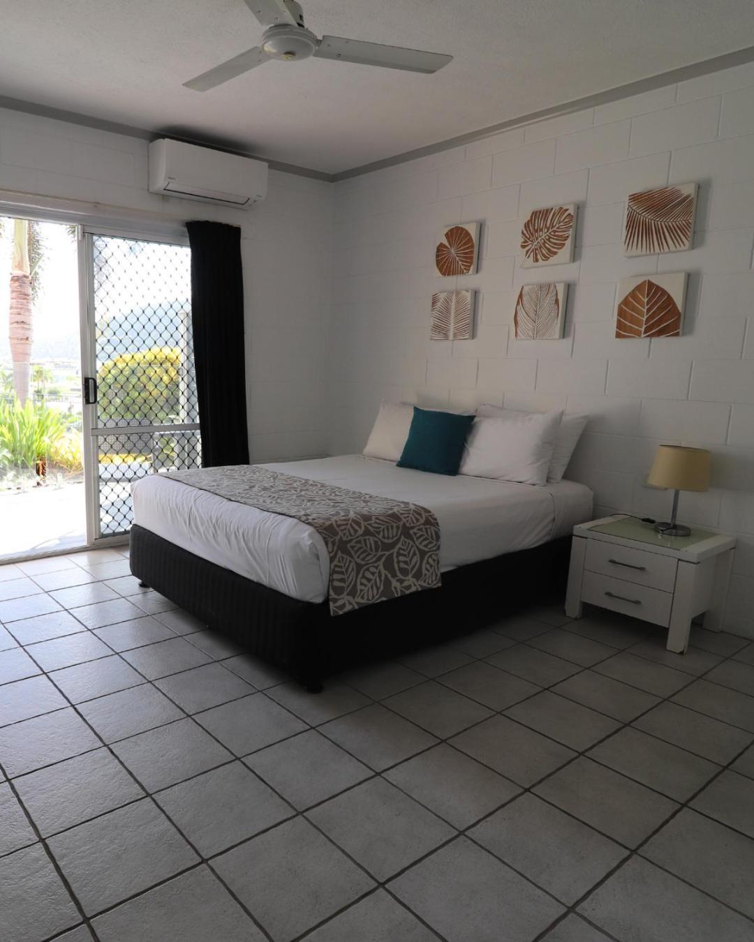 شاطئ إيرلي Colonial Palms Motor Inn المظهر الخارجي الصورة