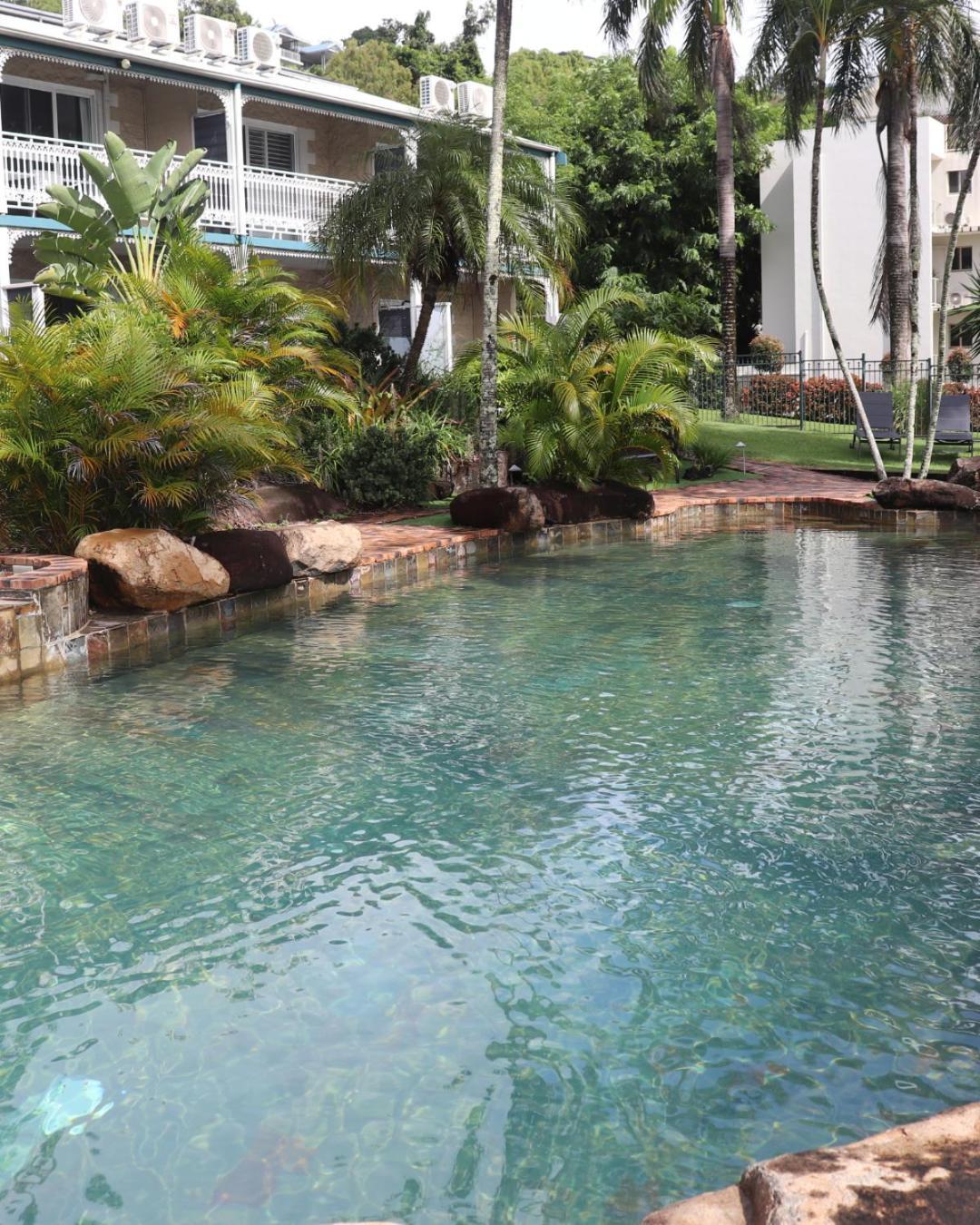 شاطئ إيرلي Colonial Palms Motor Inn المظهر الخارجي الصورة