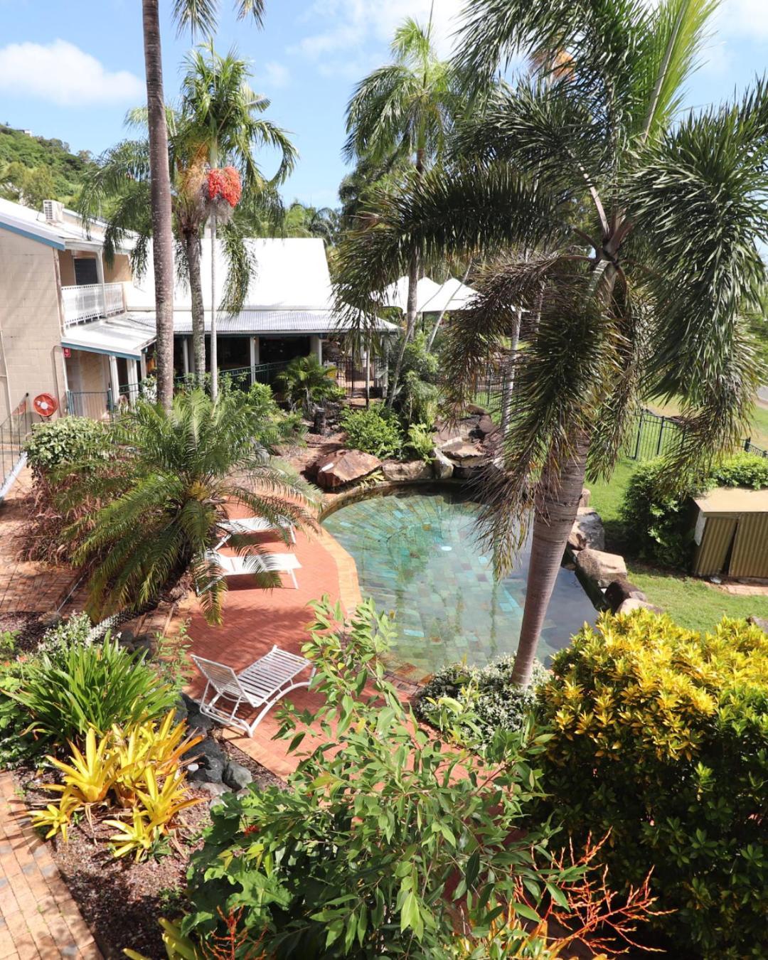 شاطئ إيرلي Colonial Palms Motor Inn المظهر الخارجي الصورة