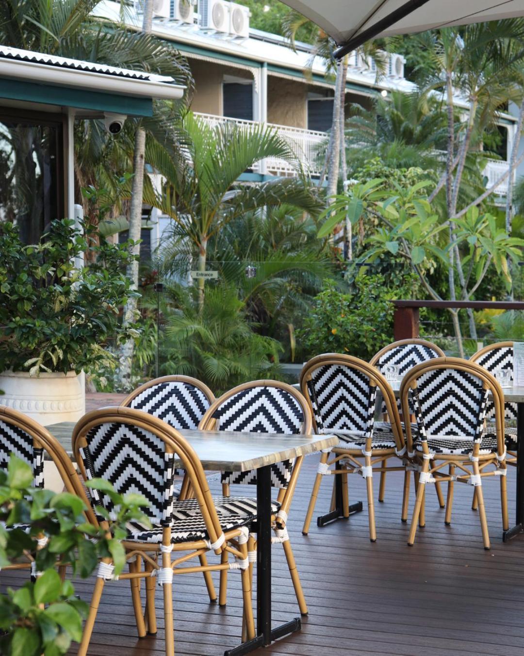 شاطئ إيرلي Colonial Palms Motor Inn المظهر الخارجي الصورة