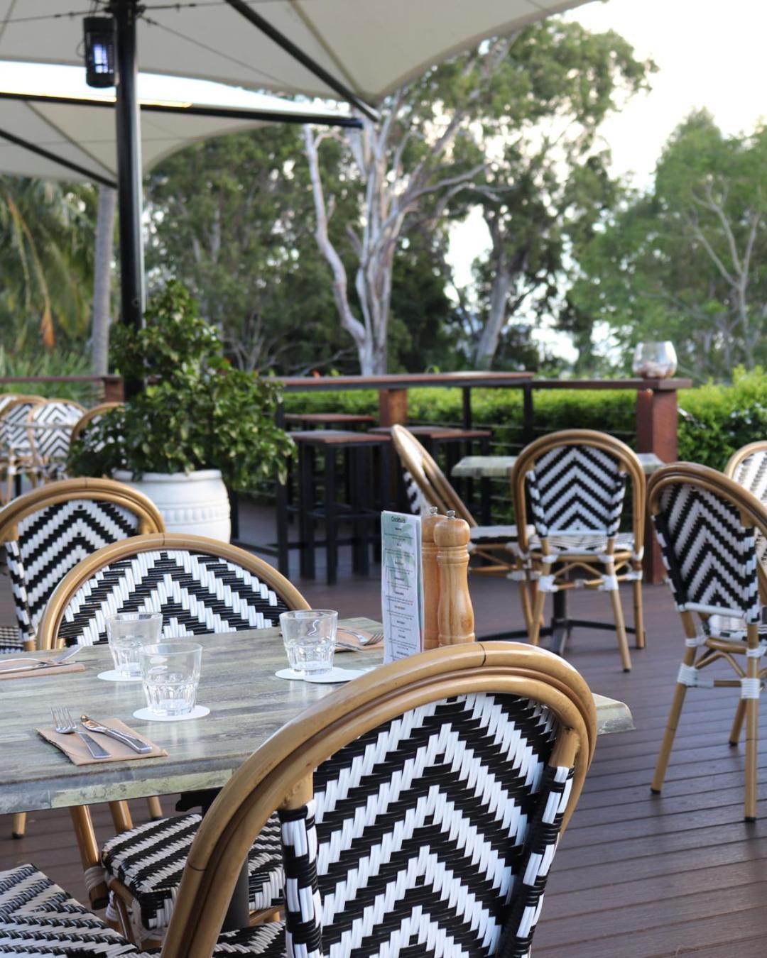 شاطئ إيرلي Colonial Palms Motor Inn المظهر الخارجي الصورة