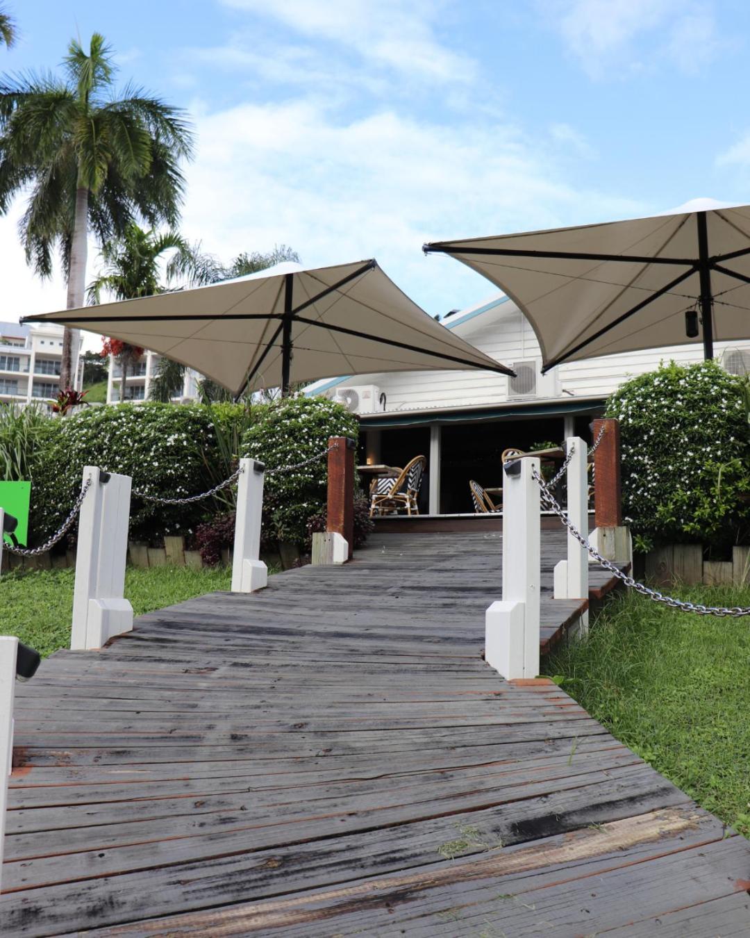 شاطئ إيرلي Colonial Palms Motor Inn المظهر الخارجي الصورة
